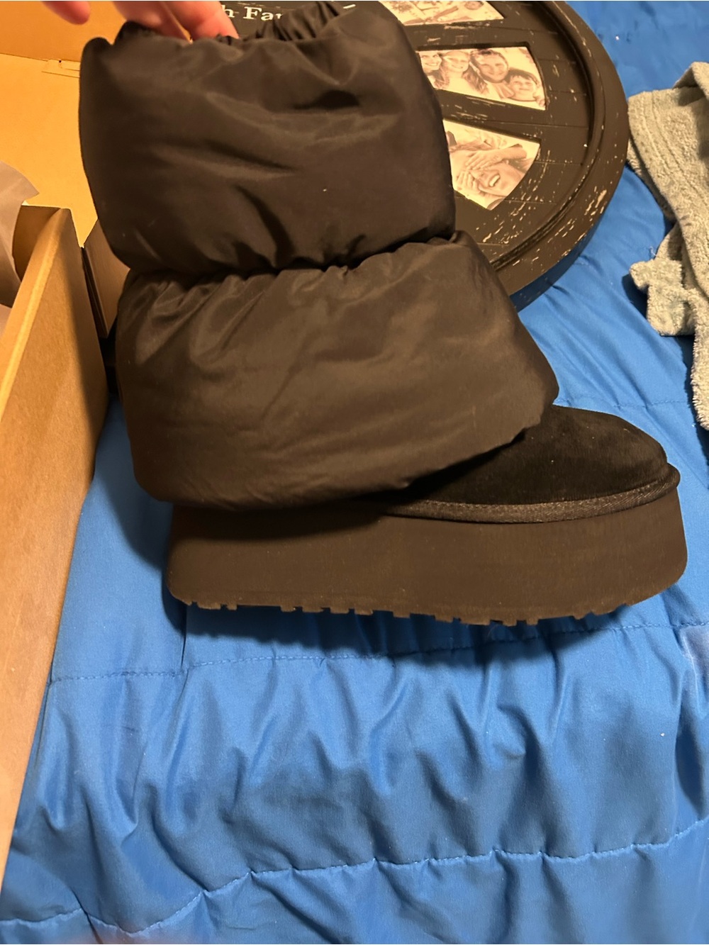 UGG Classic Mini Dipper Puffer Boots - Black